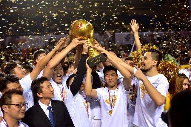 直播吧：徐昕将不会出战NBA夏季联赛 马刺曾发出试训和夏联邀请
